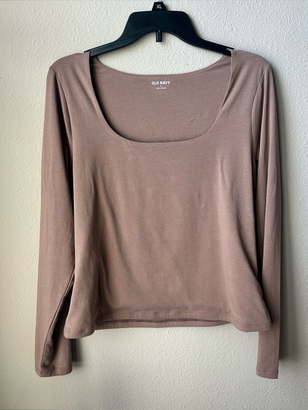 Old Navy Women's Fitted Double-Layer Scoop-Neck Top